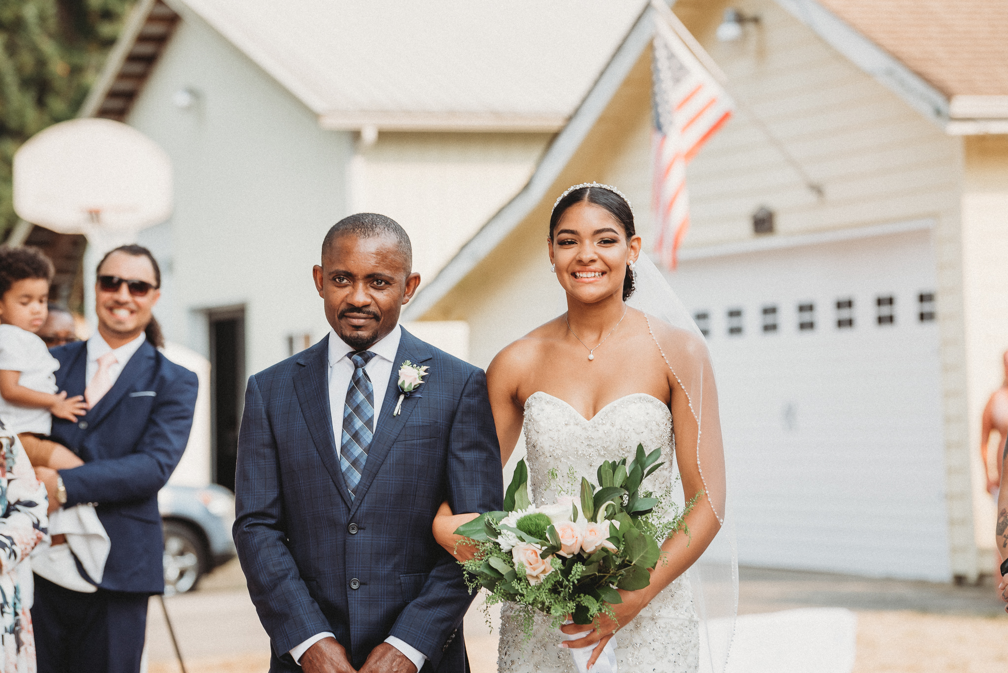 Poulsbo backyard wedding. Washington and Florida wedding photographer. Caleo Photography.