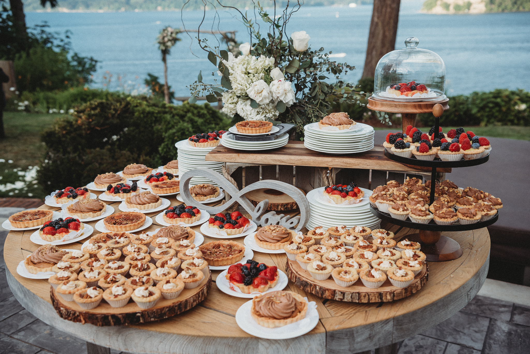 Gig Harbor Garden Wedding, Caleo Photography, Washington and Florida Wedding Photographer.  Wedding Desserts